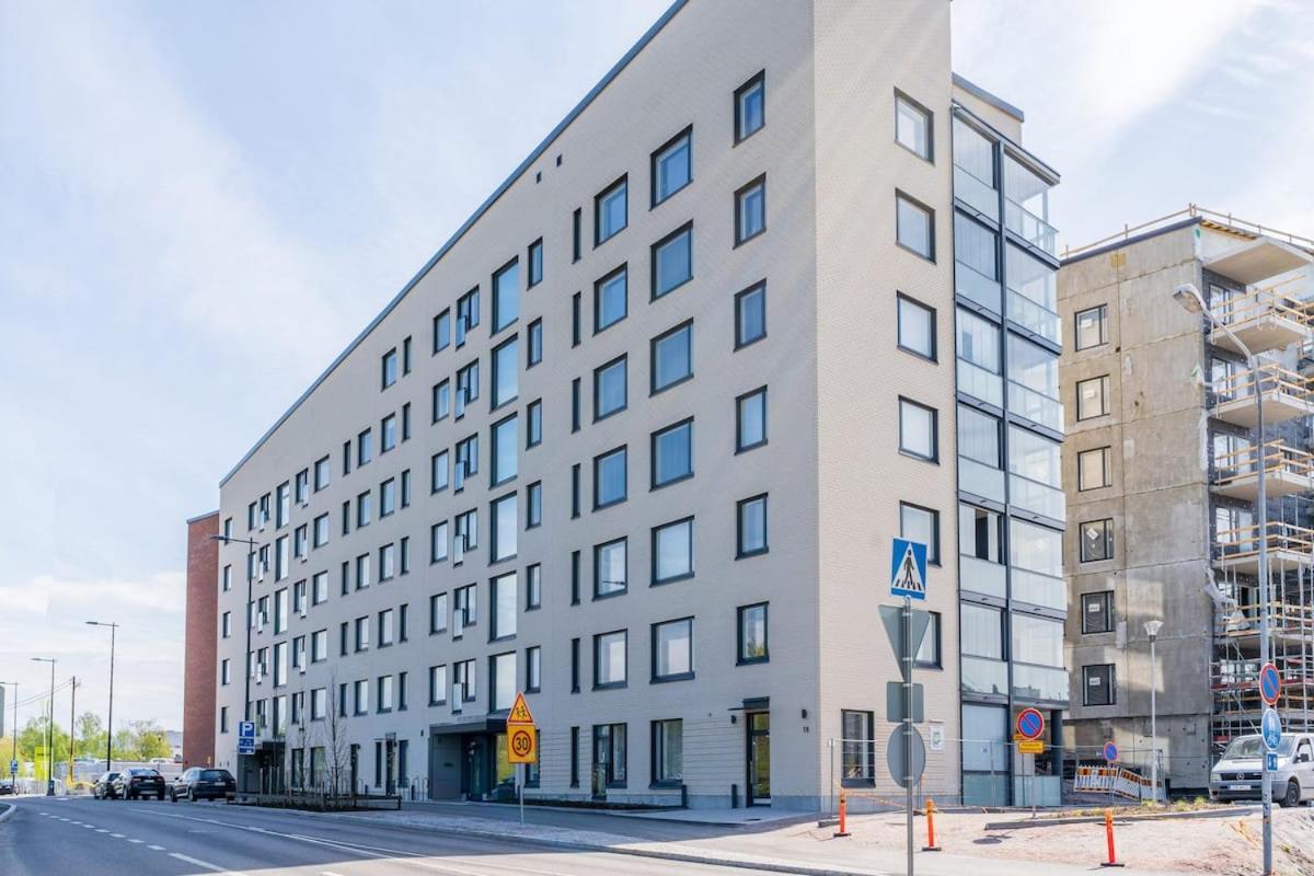 Cozy Apartment Right Next To Metro Station Espoo Exterior foto